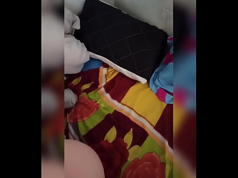 ❤️ 我的室友因为丈夫去度假而独自呆在家里，我趁机操她，用牛奶填满她的屁股 ️❌ Russian porn