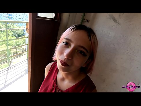 ❤️ 学生Sensual在内陆地区吸食陌生人--在他脸上射精 ️❌ Russian porn